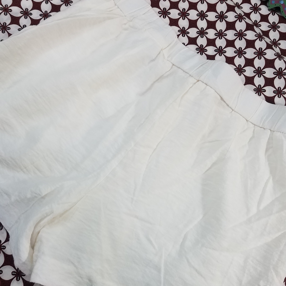 H&M Women Shorts - Picture 9 of 10